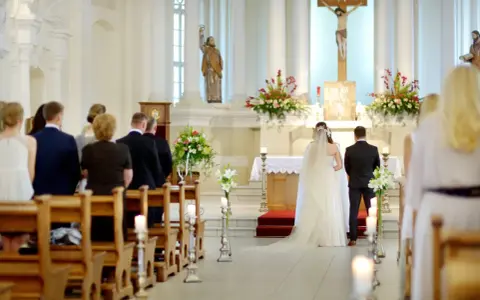 Ślub kościelny to piękna uroczystość. W Polsce od ilu lat można wziąć ślub kościelny? Od 18 roku życia.
